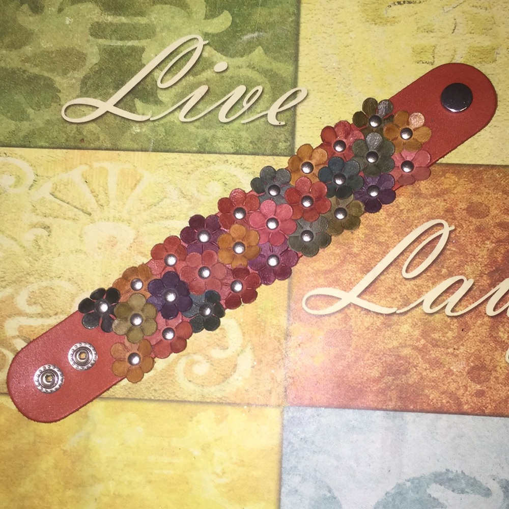🛑 SOLDunique flower bracelet BN
